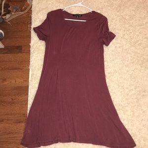 Maroon short sleeve dress